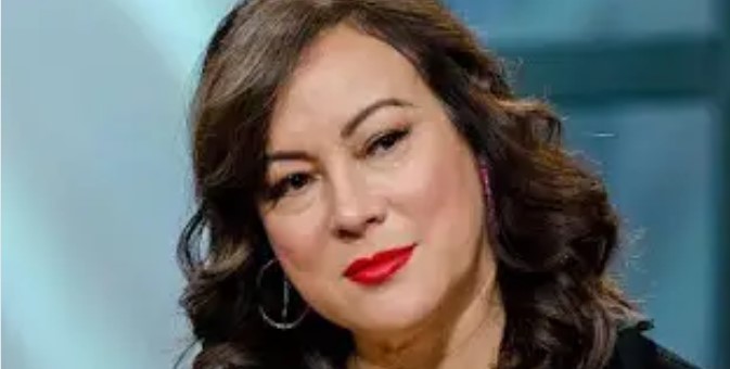 Jennifer Tilly Bra Size, Height, Weight, Net Worth , Husband & Body Measurements