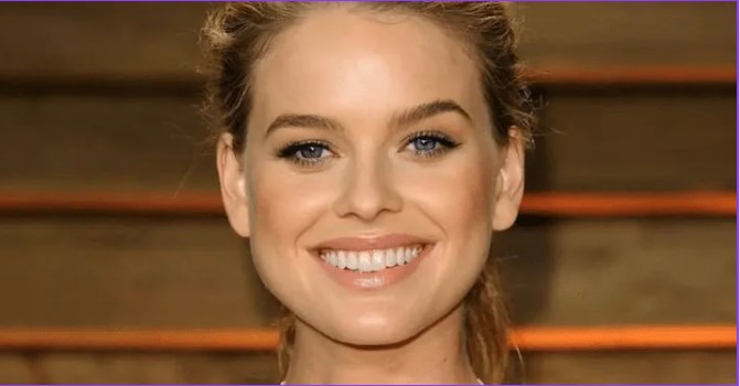 Alice Eve Bra Size, Height, Age, Net Worth, Father, Boy Friend & Instagram