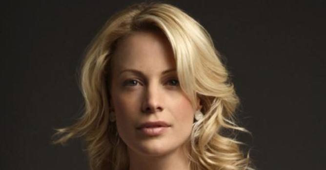 Alison Eastwood Net Worth, Bra Size, Height, Husband, Family & Body Measurements