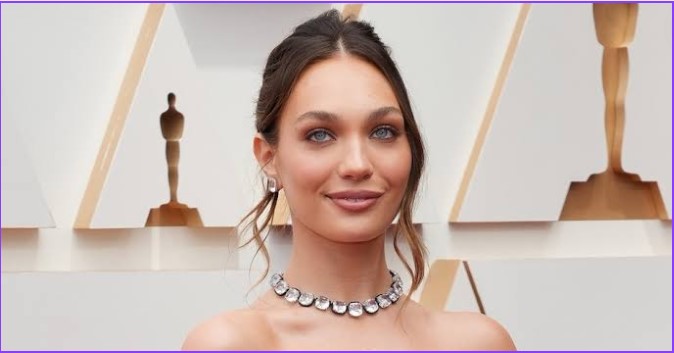 Maddie Ziegler Instagram, Age, Height, Pictures, Net Worth, Bra Size & Husband